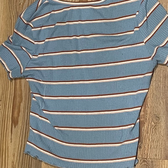 low crop baby tee - baby blue - Picture 2 of 3